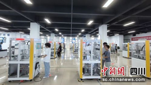 绵阳科技城智能制造公共实训基地迎来首批软件设计学员